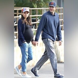 Hatch maternity current/elliot loved destroyed boyfriend jeans 26